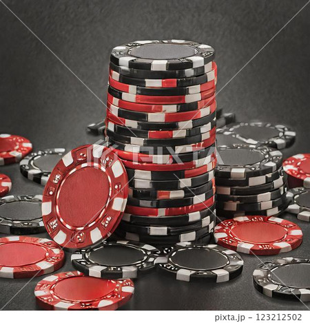 積み重なったカジノチップ 123212502