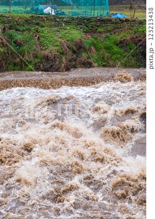 濁流 濁流 123213438