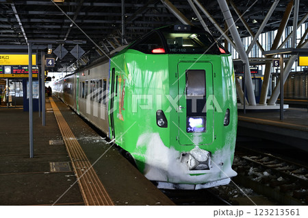 旭川駅に停車する特急ライラック 123213561