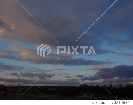 幻想的な夕景 123213684