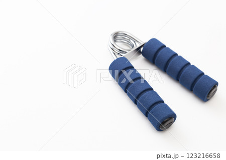 白背景にハンドグリップ 白背景にハンドグリップ 123216658
