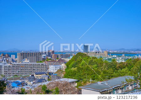 滋賀県大津市朝日が丘の大津SA(上り)の展望台から琵琶湖方面の風景 滋賀県大津市朝日が丘の大津SA(上り)の展望台から琵琶湖方面の風景 123217236