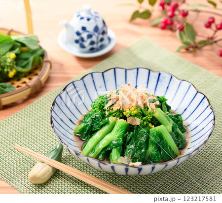 春の味覚 菜の花の辛子和え 123217581