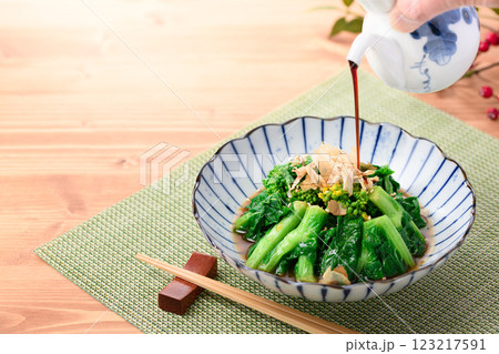 春の味覚 菜の花の辛子和え 123217591