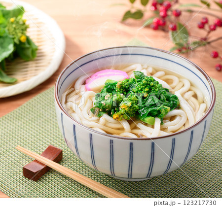 春の味覚 菜の花のうどん 春の味覚 菜の花のうどん 123217730