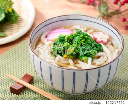 春の味覚 菜の花のうどん 123217732