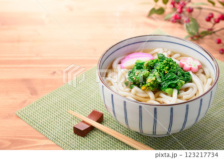春の味覚 菜の花のうどん 123217734