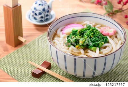 春の味覚 菜の花のうどん 123217737
