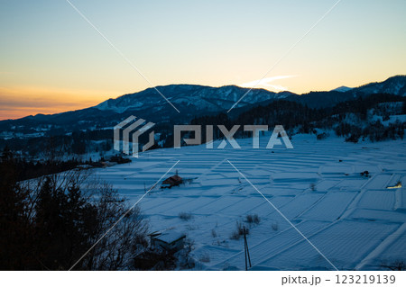 雪景色の椹平の棚田 123219139