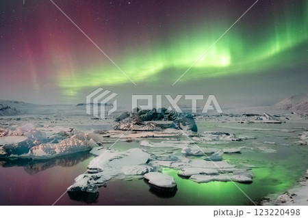 Aurora Borealis in Island 123220498