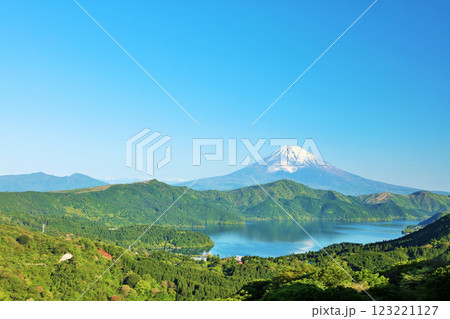 初夏の青空 箱根からの展望風景と富士山 初夏の青空 箱根からの展望風景と富士山 123221127