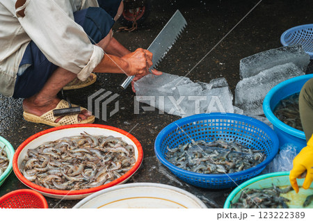 fresh shrimp and raw prawns at seafood market in Asia in Vietnam 123222389