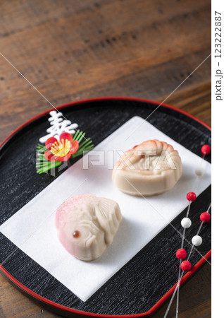 お正月の生菓子　 123222887