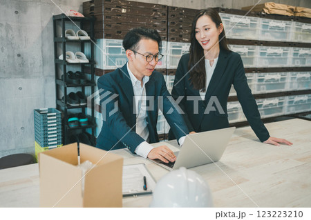 物流事務 123223210