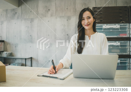 通販事業 123223308