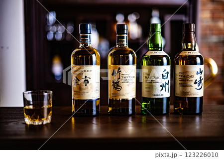 ウイスキー ウイスキーイメージ Bar ジャパニーズウイスキー シングルモルト 日本 酒 蒸留酒 ウイスキー ウイスキーイメージ Bar ジャパニーズウイスキー シングルモルト 日本 酒 蒸留酒 123226010