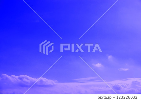 雲のある青空(壁紙素材) 雲のある青空(壁紙素材) 123226032