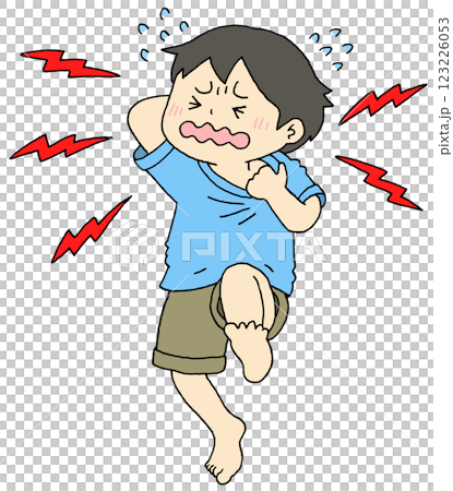 痒くて泣いている男の子 123226053