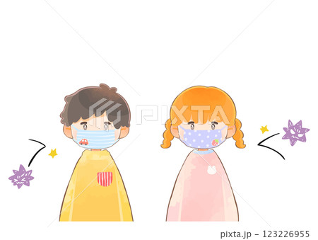 マスクをしてウイルス対策をする子供　男の子と女の子 123226955