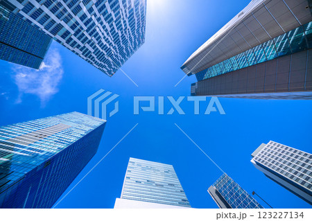 日本の東京都市景観 7棟になった渋谷のビル群。アクシュやヒカリエ、ストリーム… 123227134