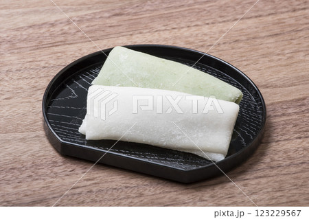 さわ餅　お餅の和菓子　郷土菓子　三重県の和菓子　和のイメージ 123229567