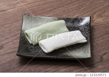 さわ餅　お餅の和菓子　郷土菓子　三重県の和菓子　和のイメージ 123229571