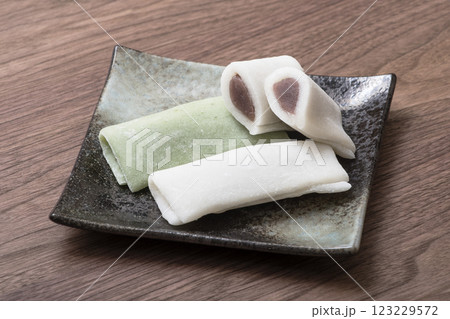 さわ餅　お餅の和菓子　郷土菓子　三重県の和菓子　和のイメージ 123229572