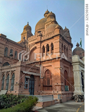釈迦苦行仏を展示するパキスタンのラホール博物館 釈迦苦行仏を展示するパキスタンのラホール博物館 123230168