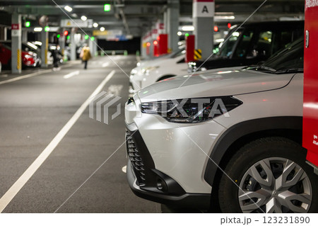 駐車場　車　立体駐車場 123231890