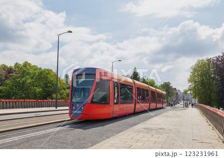 Tramway in the city center of Reims 123231961