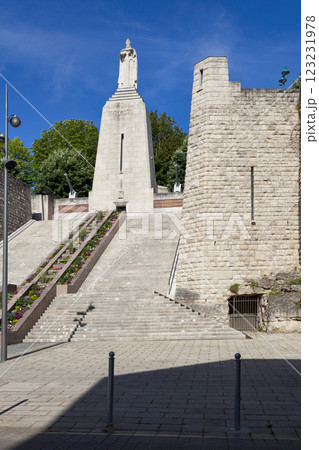 The Monument to the Victory and the soldiers of Verdun 123231978