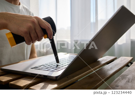 Explore the Innovative Cleaning Technology designed specifically for Laptops and more 123234440