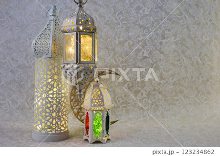 Eid al Fitr, Ramadan Kareem, Ornate Lanterns with glowing lights 123234862