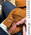 ボタンの取り付け 123236909