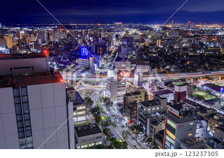 堺市、堺市役所展望ロビーからの夜景(堺港方面) 堺市、堺市役所展望ロビーからの夜景(堺港方面) 123237305