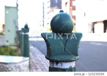 保土ヶ谷宿の旧東海道沿いにある「侍ポール」 123238594