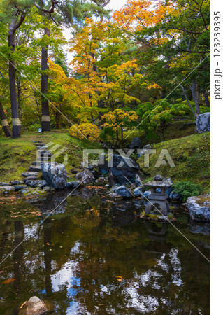秋の北海道　函館市　旧岩船氏庭園（香雪園） 123239395
