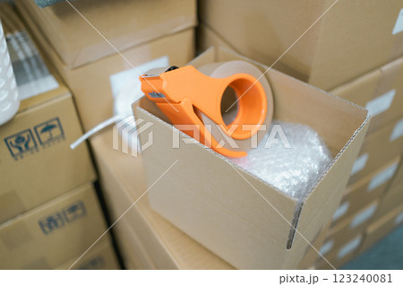 梱包資材 123240081