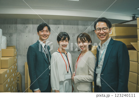 物流事務　工場事務　製造事務　運送事務 123240111