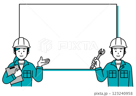 ホワイトボードの前で説明する作業員の男女 ホワイトボードの前で説明する作業員の男女 123240958