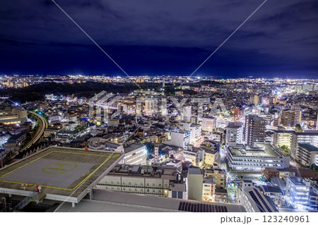 堺市、堺市役所展望ロビーからの夜景（仁徳天皇陵方面） 123240961