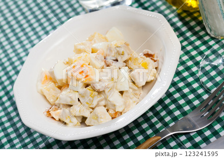 Salad with yogurt sauce 123241595
