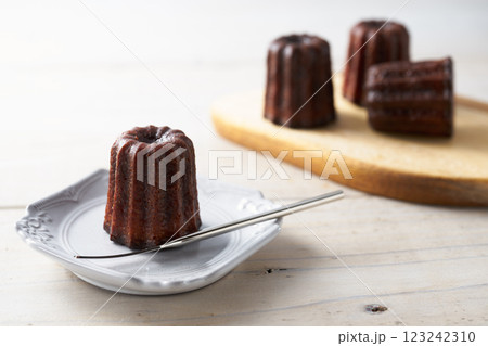 カヌレ・ド・ボルドー　洋菓子イメージ 123242310