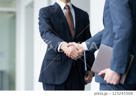 撮影協力:スカパー東京メディアセンター 撮影協力:スカパー東京メディアセンター 123243309