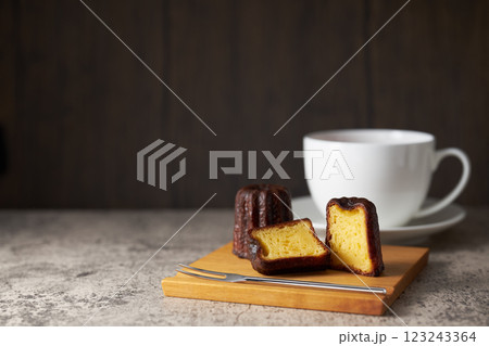 カヌレ・ド・ボルドー　洋菓子イメージ 123243364