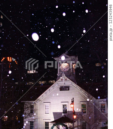 絶景の札幌時計台 123243946