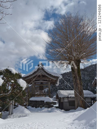 雪の若狭鯖街道熊川宿の風景 雪の若狭鯖街道熊川宿の風景 123244866
