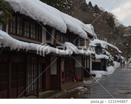 雪の若狭鯖街道熊川宿の風景 雪の若狭鯖街道熊川宿の風景 123244867
