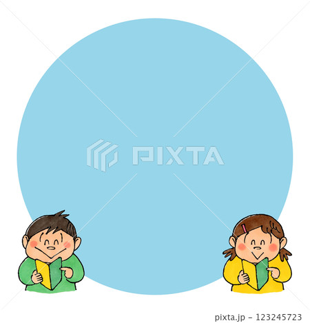 初心者マークを持つ男の子と女の子　コピースペース(ブルー) 123245723