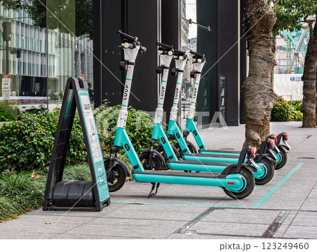 【LUUP】スマホで予約・決済できる電動アシスト自転車・電動キックボードのシェアリングサービス 【LUUP】スマホで予約・決済できる電動アシスト自転車・電動キックボードのシェアリングサービス 123249460